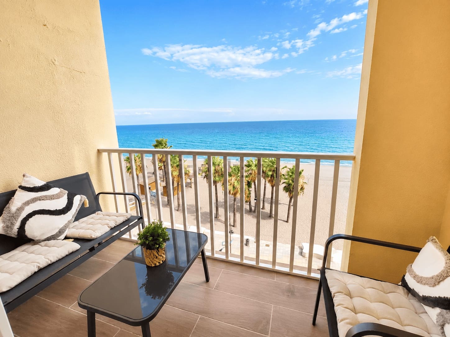 Appartement de 2 chambres à louer à Estepona avec garage - 1 800 € (Ref: 10026734)