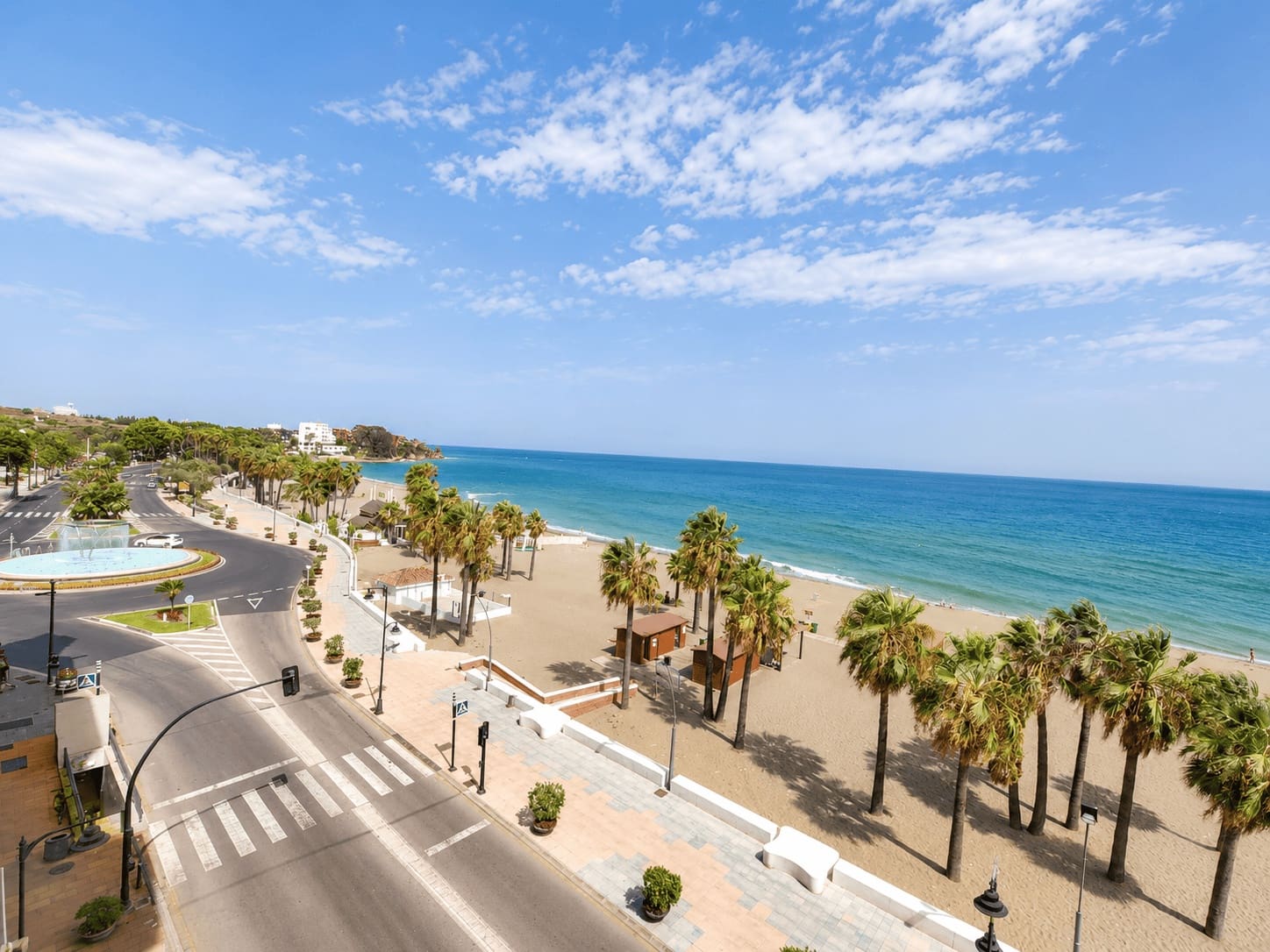 Appartement de 2 chambres à louer à Estepona avec garage - 1 800 € (Ref: 10026734)