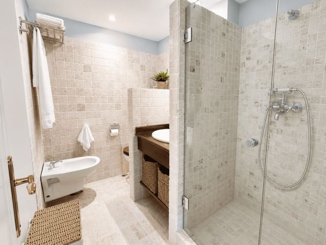 2 quarto Apartamento para arrendar em Estepona com garagem - 1 800 € (Ref: 10026734)