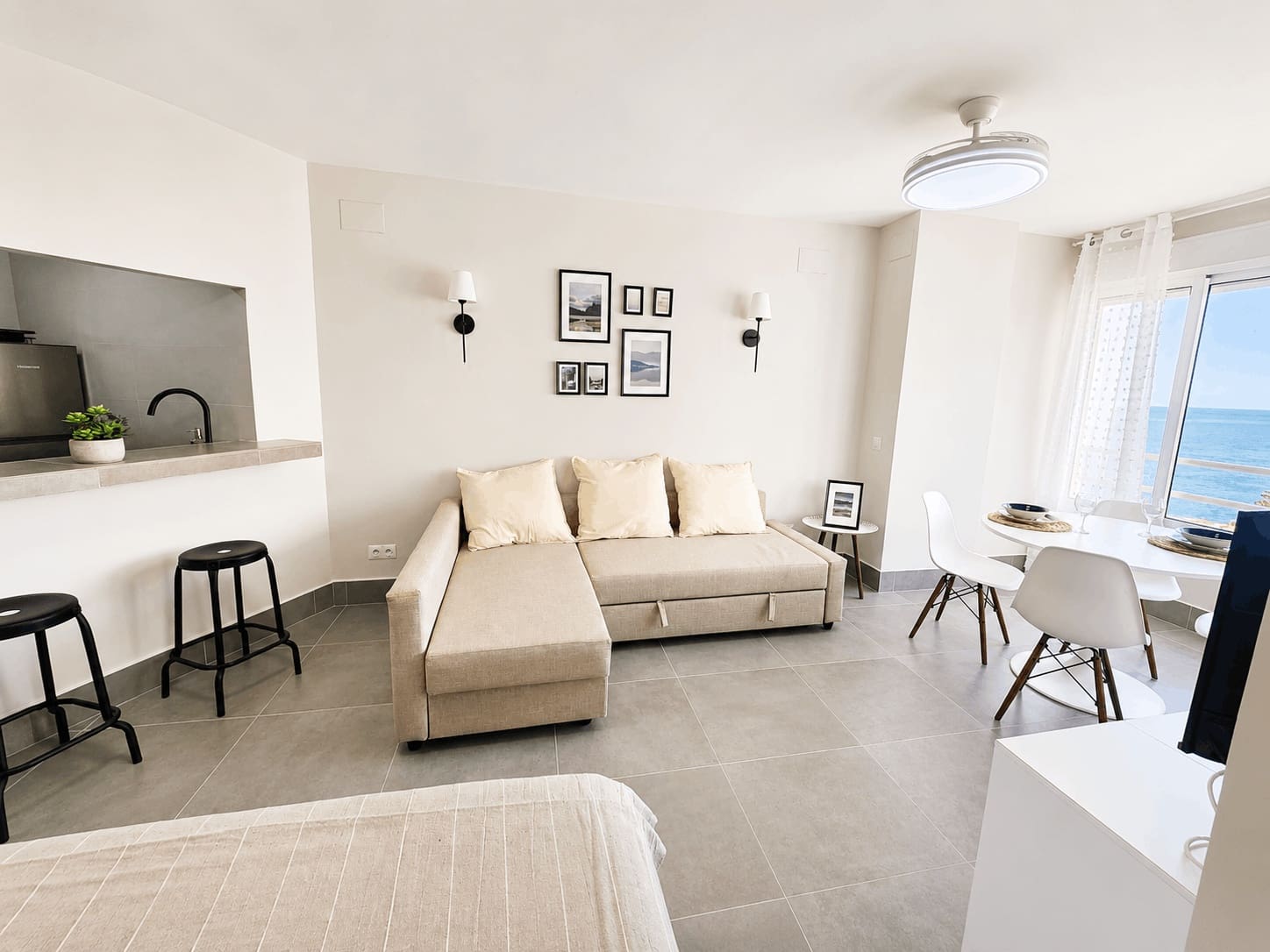 Studio for rent in Torrox with pool - € 900 (Ref: 10033433)
