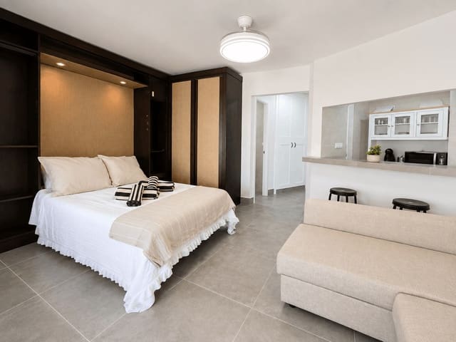 Yksiö vuokrattavana paikassa Torrox mukana uima-altaan - 900 € (Ref: 10033433)