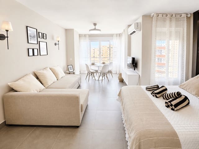 Yksiö vuokrattavana paikassa Torrox mukana uima-altaan - 900 € (Ref: 10033433)