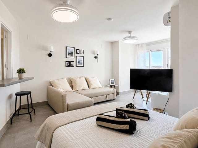 Yksiö vuokrattavana paikassa Torrox mukana uima-altaan - 900 € (Ref: 10033433)