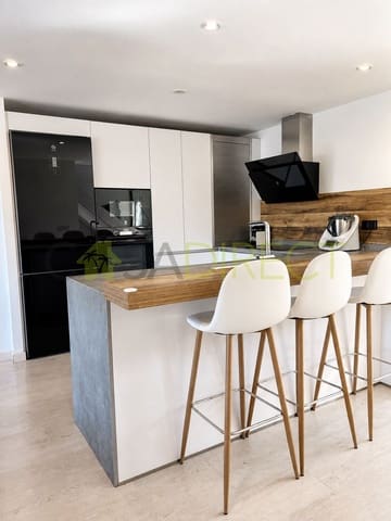 3 soverom Kjedet enebolig til leie i Nerja med svømmebasseng garasje - € 2 170 (Ref: 10033434)