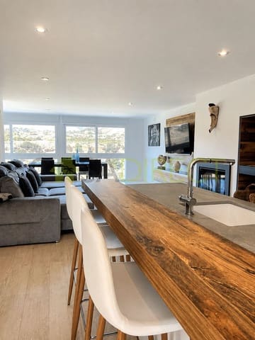 3 soverom Kjedet enebolig til leie i Nerja med svømmebasseng garasje - € 2 170 (Ref: 10033434)