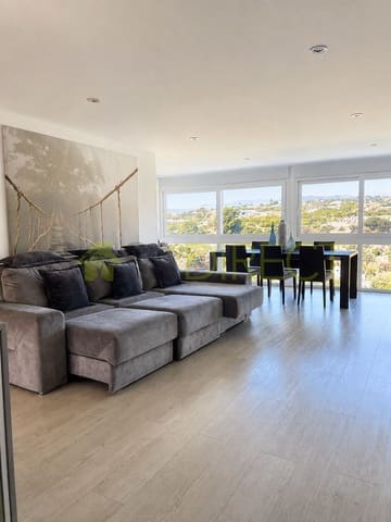 3 soverom Kjedet enebolig til leie i Nerja med svømmebasseng garasje - € 2 170 (Ref: 10033434)