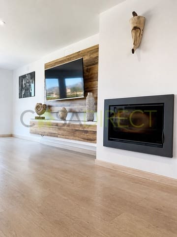 3 soverom Kjedet enebolig til leie i Nerja med svømmebasseng garasje - € 2 170 (Ref: 10033434)