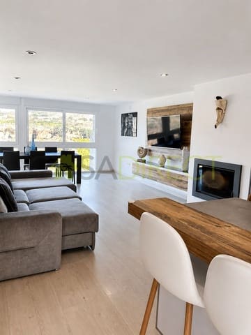 3 soverom Kjedet enebolig til leie i Nerja med svømmebasseng garasje - € 2 170 (Ref: 10033434)