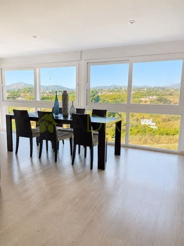 3 soverom Kjedet enebolig til leie i Nerja med svømmebasseng garasje - € 2 170 (Ref: 10033434)