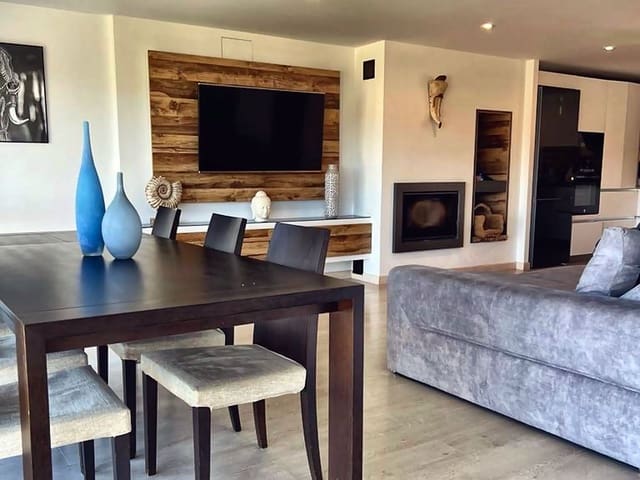 3 Zimmer Doppelhaus zu vermieten in Nerja mit Pool Garage - 2.170 € (Ref: 10033434)