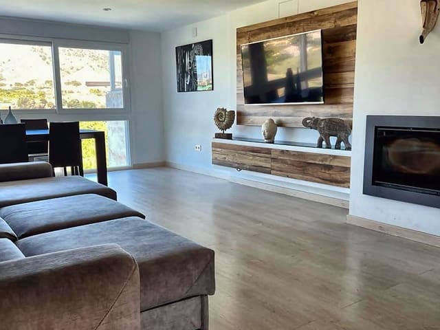3 Zimmer Doppelhaus zu vermieten in Nerja mit Pool Garage - 2.170 € (Ref: 10033434)