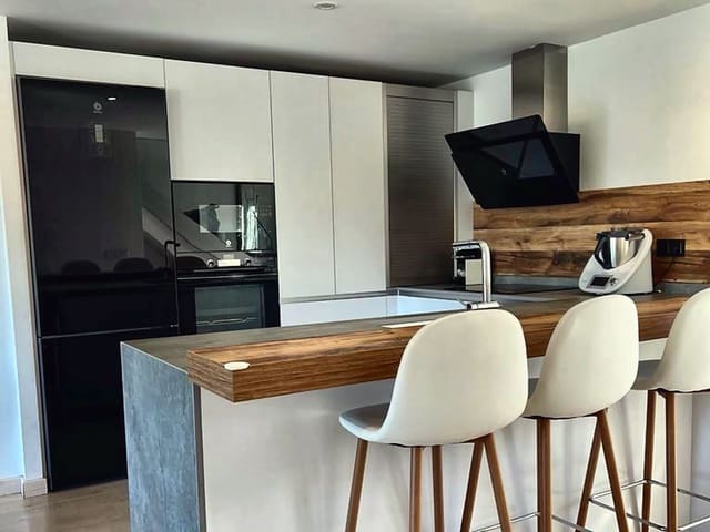 3 Zimmer Doppelhaus zu vermieten in Nerja mit Pool Garage - 2.170 € (Ref: 10033434)