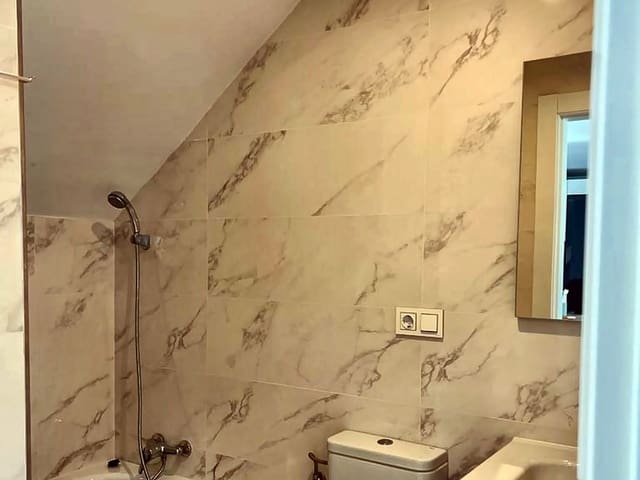 3 Zimmer Doppelhaus zu vermieten in Nerja mit Pool Garage - 2.170 € (Ref: 10033434)