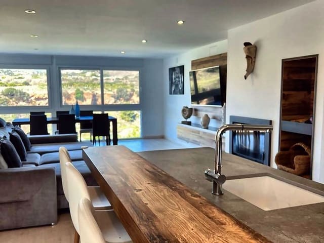 3 Zimmer Doppelhaus zu vermieten in Nerja mit Pool Garage - 2.170 € (Ref: 10033434)