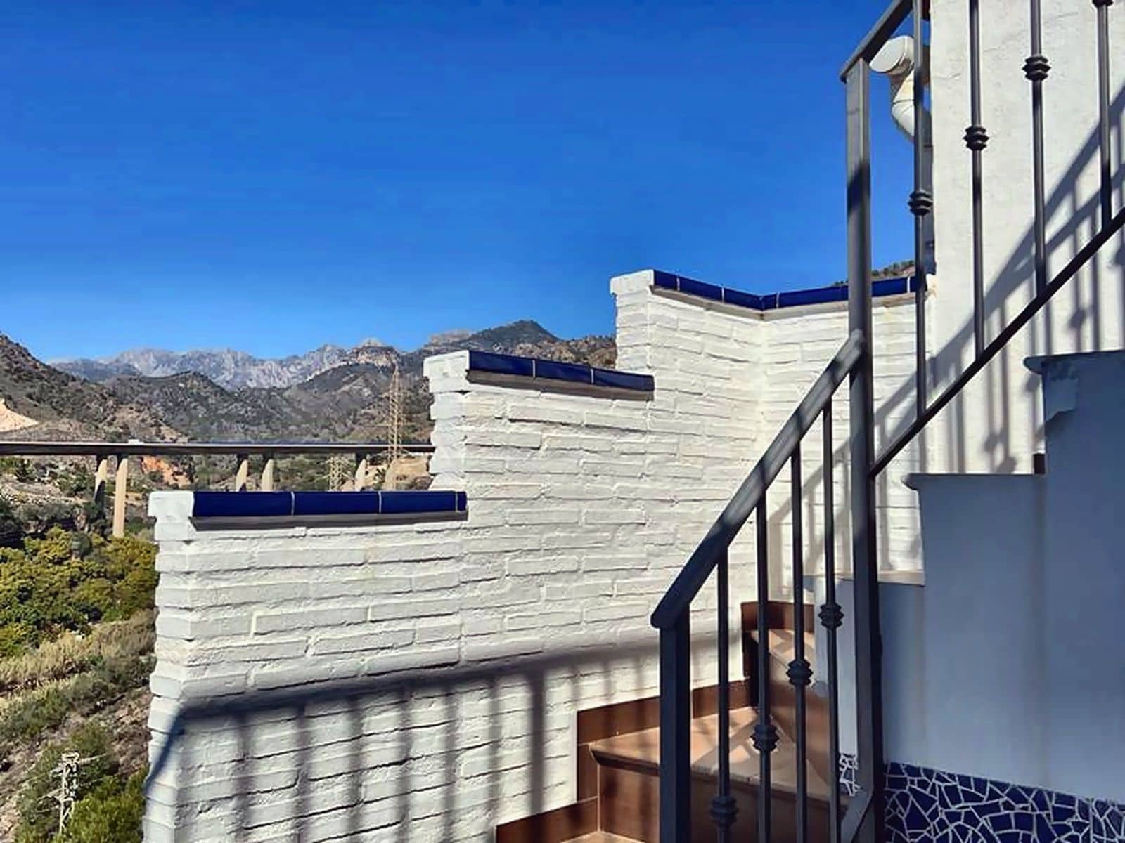 3 bedroom Semi-detached Villa for rent in Nerja with pool garage - € 2,170 (Ref: 10033434)