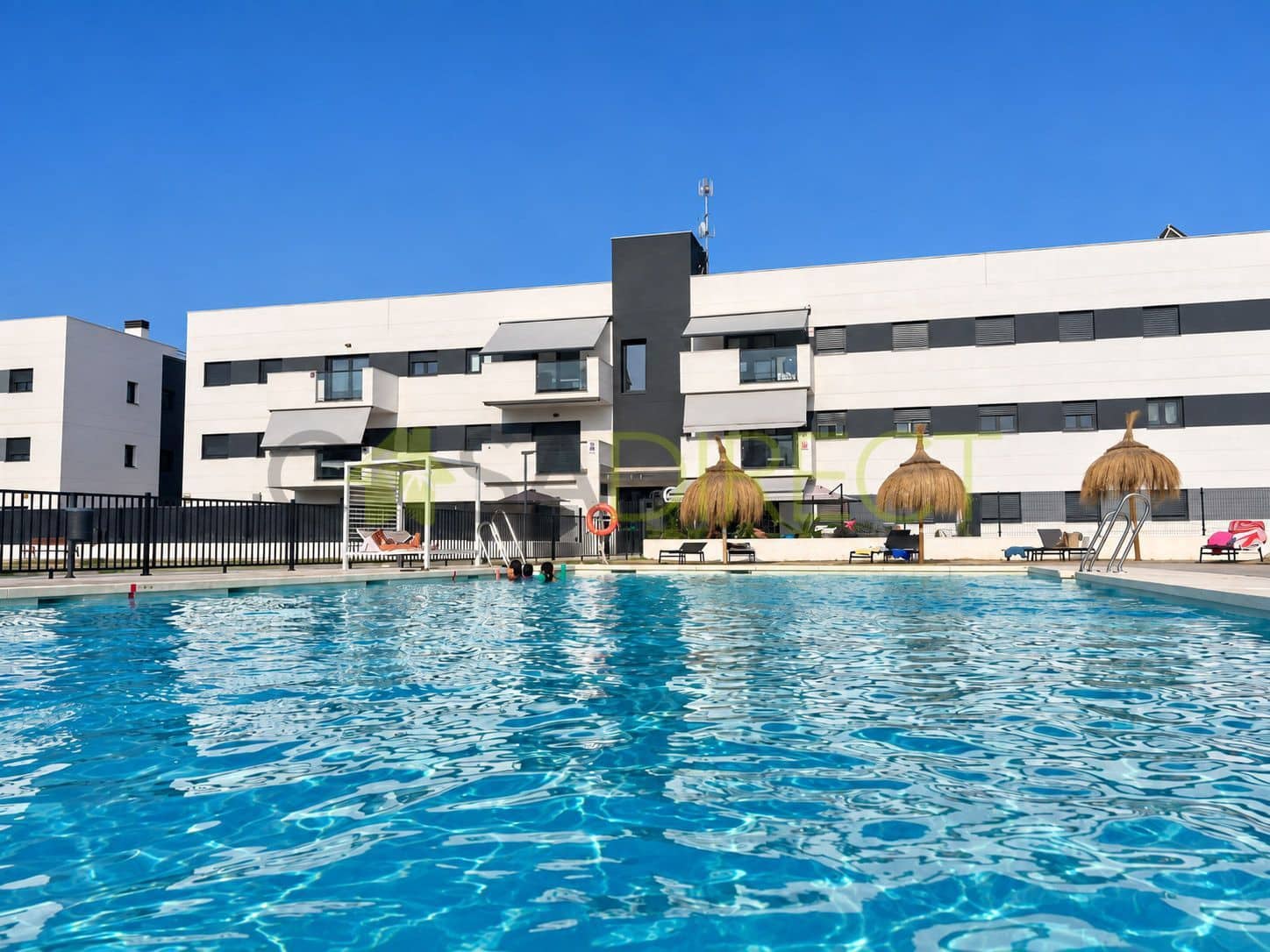 2 quarto Apartamento para arrendar em Almayate com piscina garagem - 1 200 € (Ref: 10057969)