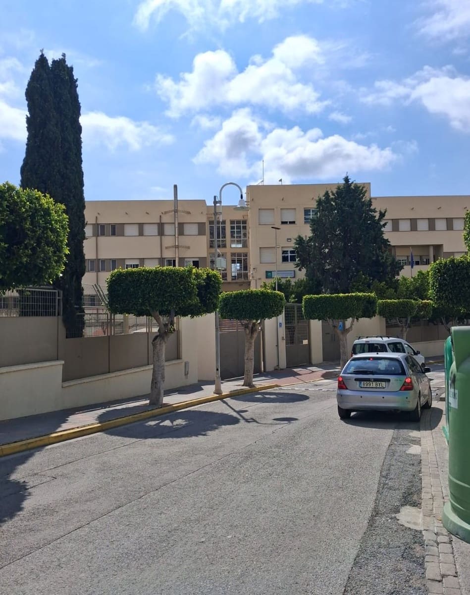 2 Zimmer Penthouse zu verkaufen in Albunol mit Garage - 129.000 € (Ref: 10057970)