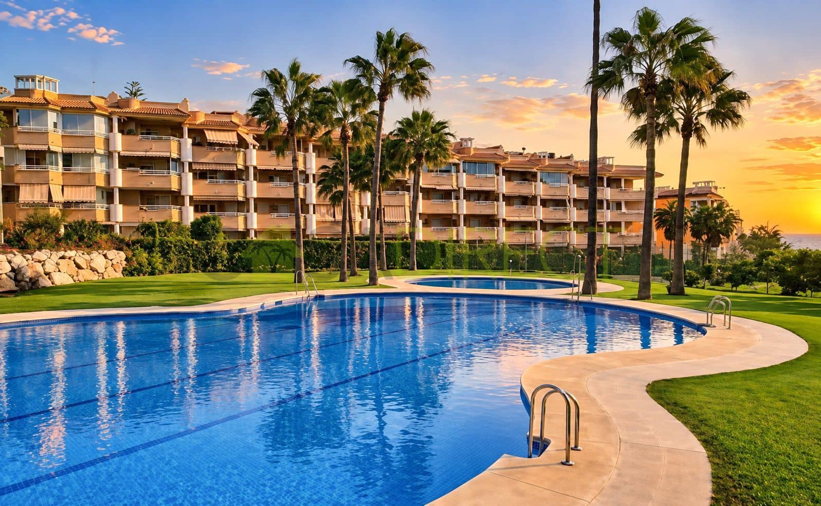 2 makuuhuone Asunto vuokrattavana paikassa Fuengirola mukana uima-altaan 
autotalli - 1 680 € (Ref: 10057974)