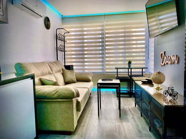 Piso de 1 habitación en Torrox-Costa, Torrox en alquiler con piscina - 780 € (Ref: 10061262)