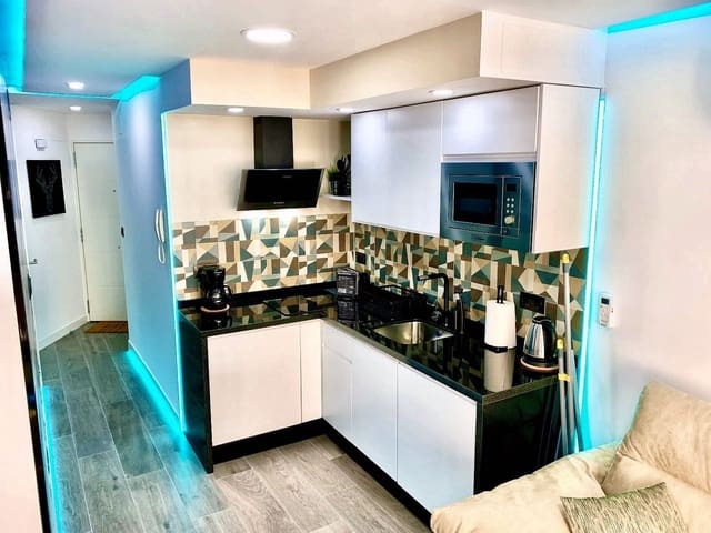 Piso de 1 habitación en Torrox-Costa, Torrox en alquiler con piscina - 780 € (Ref: 10061262)