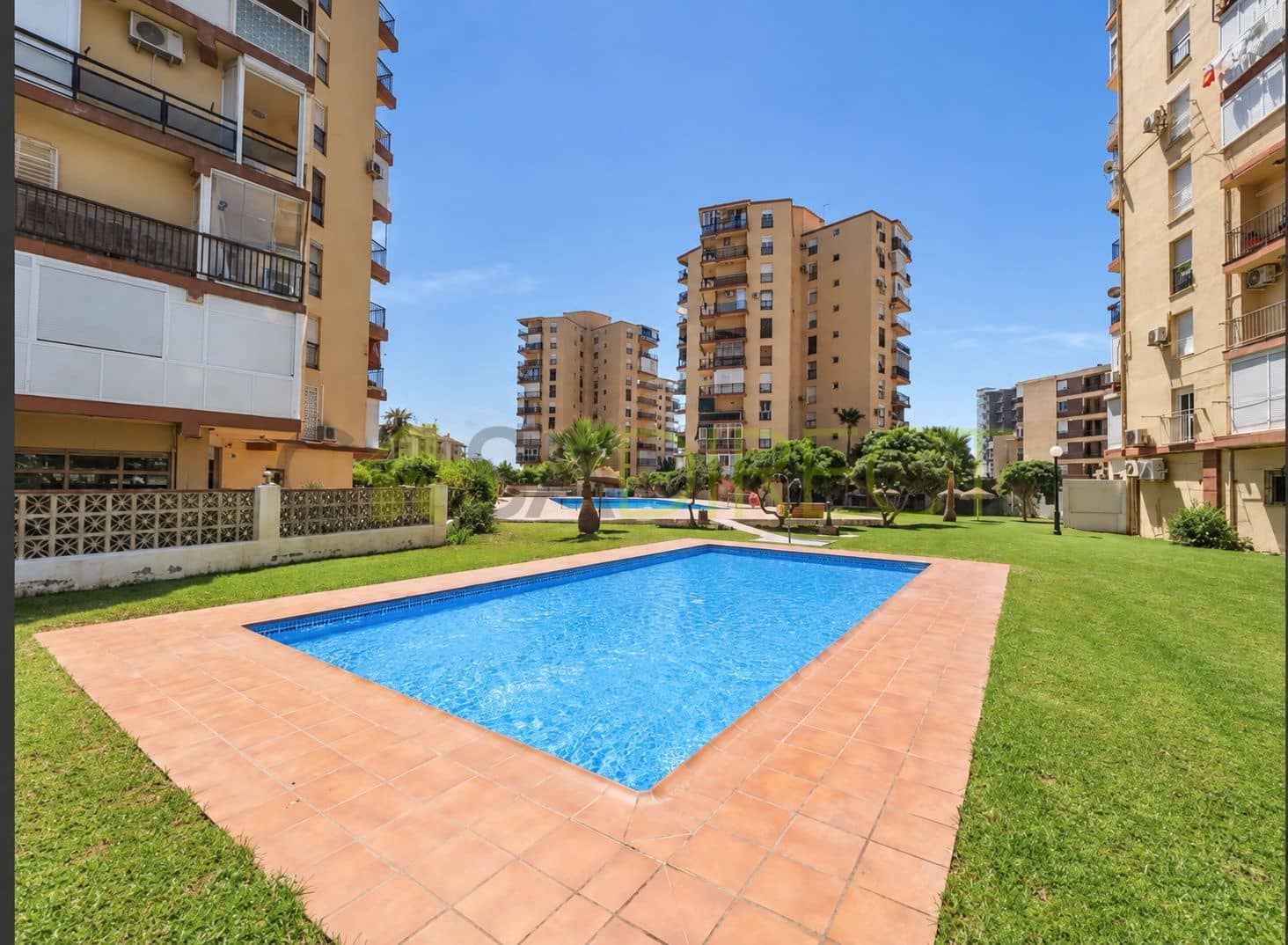 1 soveværelse Lejlighed til leje i Torremolinos med swimmingpool garage - € 1.380 (Ref: 10085492)
