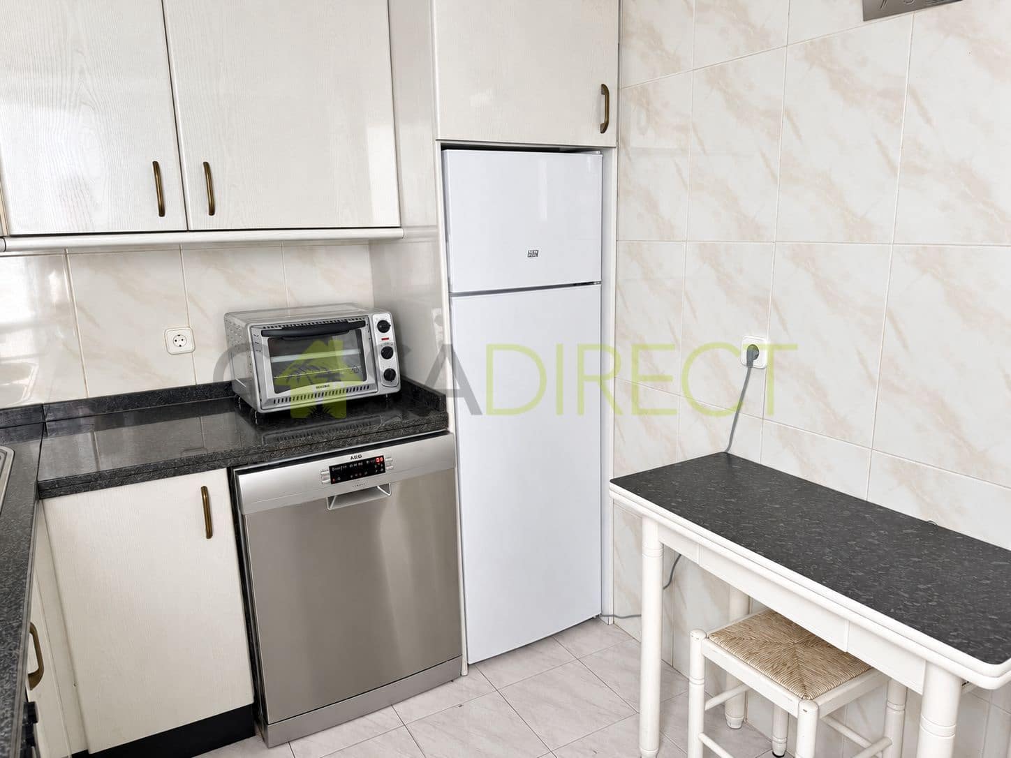 3 soveværelse Lejlighed til leje i Marbella - € 1.500 (Ref: 10090097)