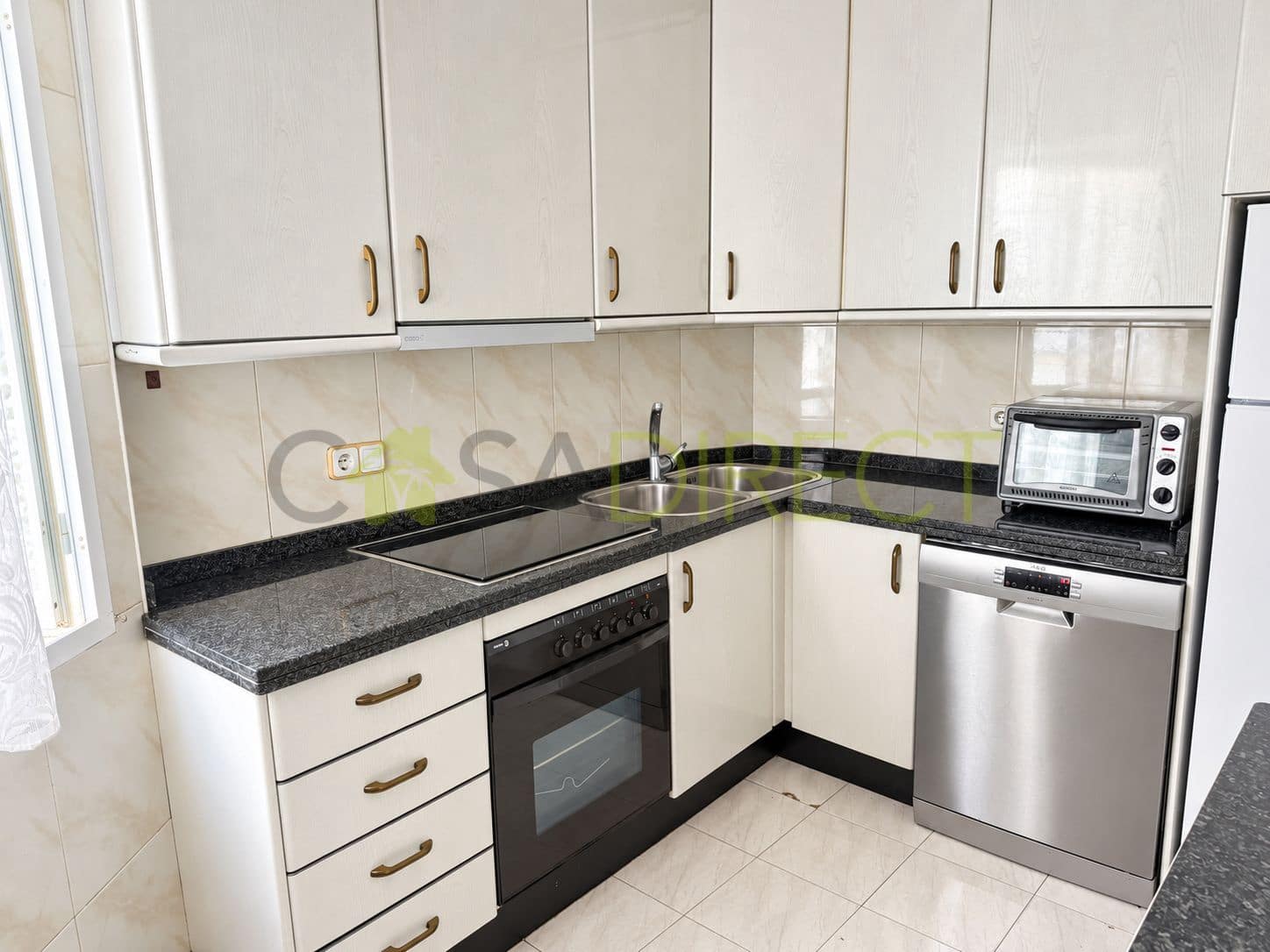 3 soveværelse Lejlighed til leje i Marbella - € 1.500 (Ref: 10090097)