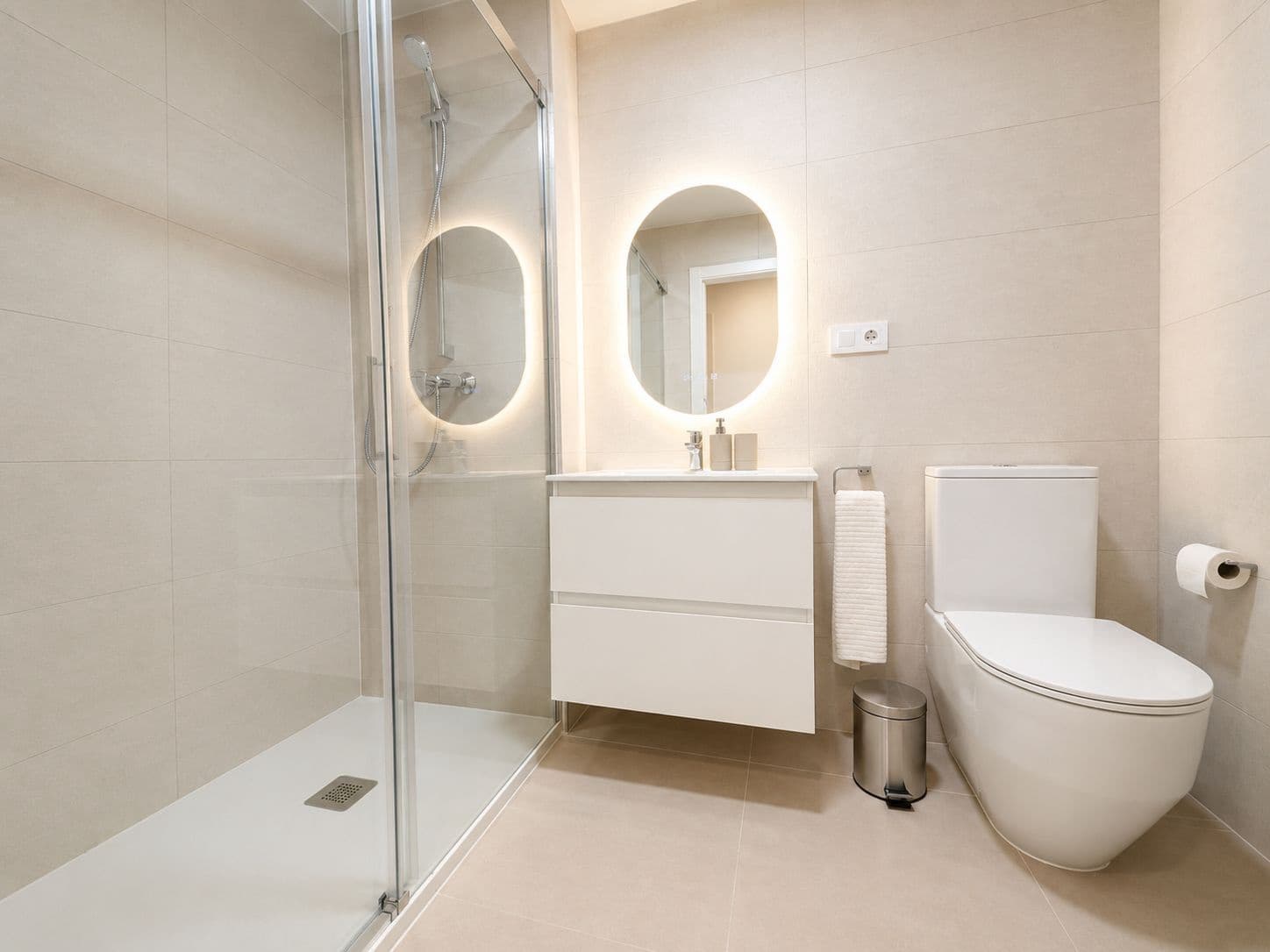 Appartement de 2 chambres à louer à Torrox-Costa avec piscine garage - 1 400 € (Ref: 10099655)