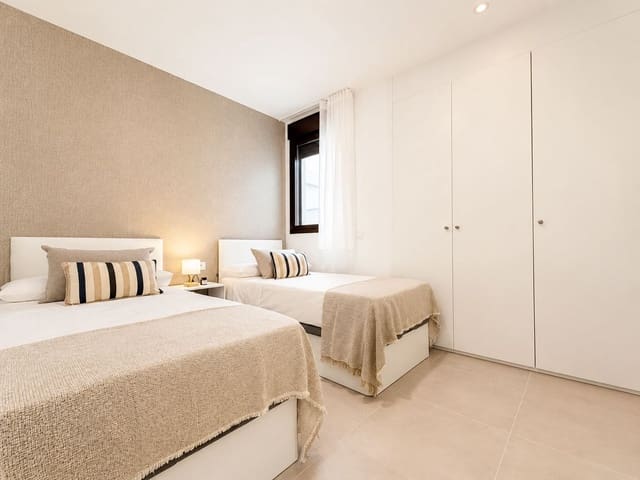 Apartamento de 2 habitaciones en El Peñoncillo, Torrox en alquiler con piscina garaje - 1.400 € (Ref: 10099655)