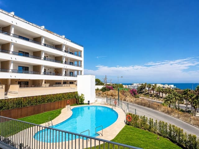 Apartamento de 2 habitaciones en El Peñoncillo, Torrox en alquiler con piscina garaje - 1.400 € (Ref: 10099655)