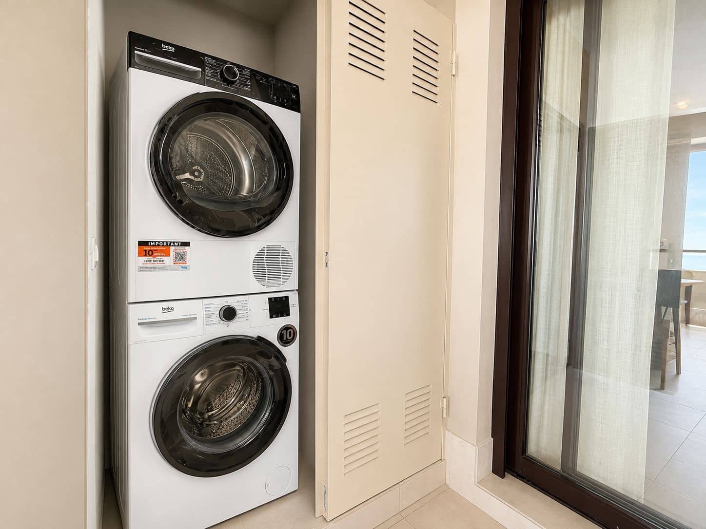 Appartement de 2 chambres à louer à Torrox-Costa avec piscine garage - 1 400 € (Ref: 10099655)