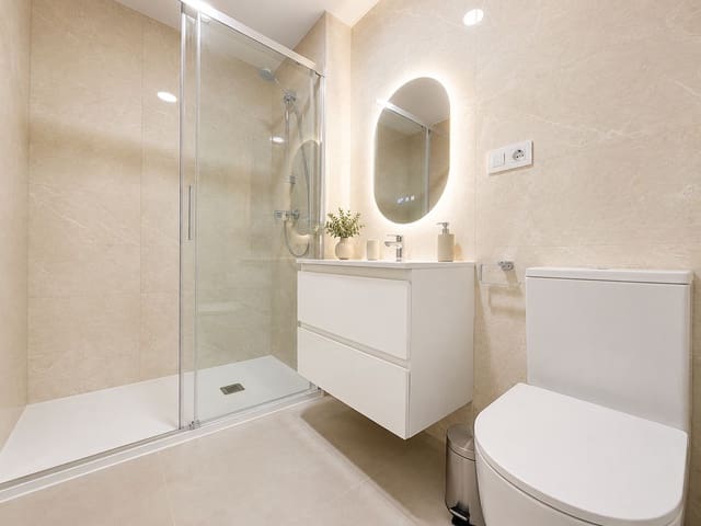 Apartamento de 2 habitaciones en El Peñoncillo, Torrox en alquiler con piscina garaje - 1.400 € (Ref: 10099655)