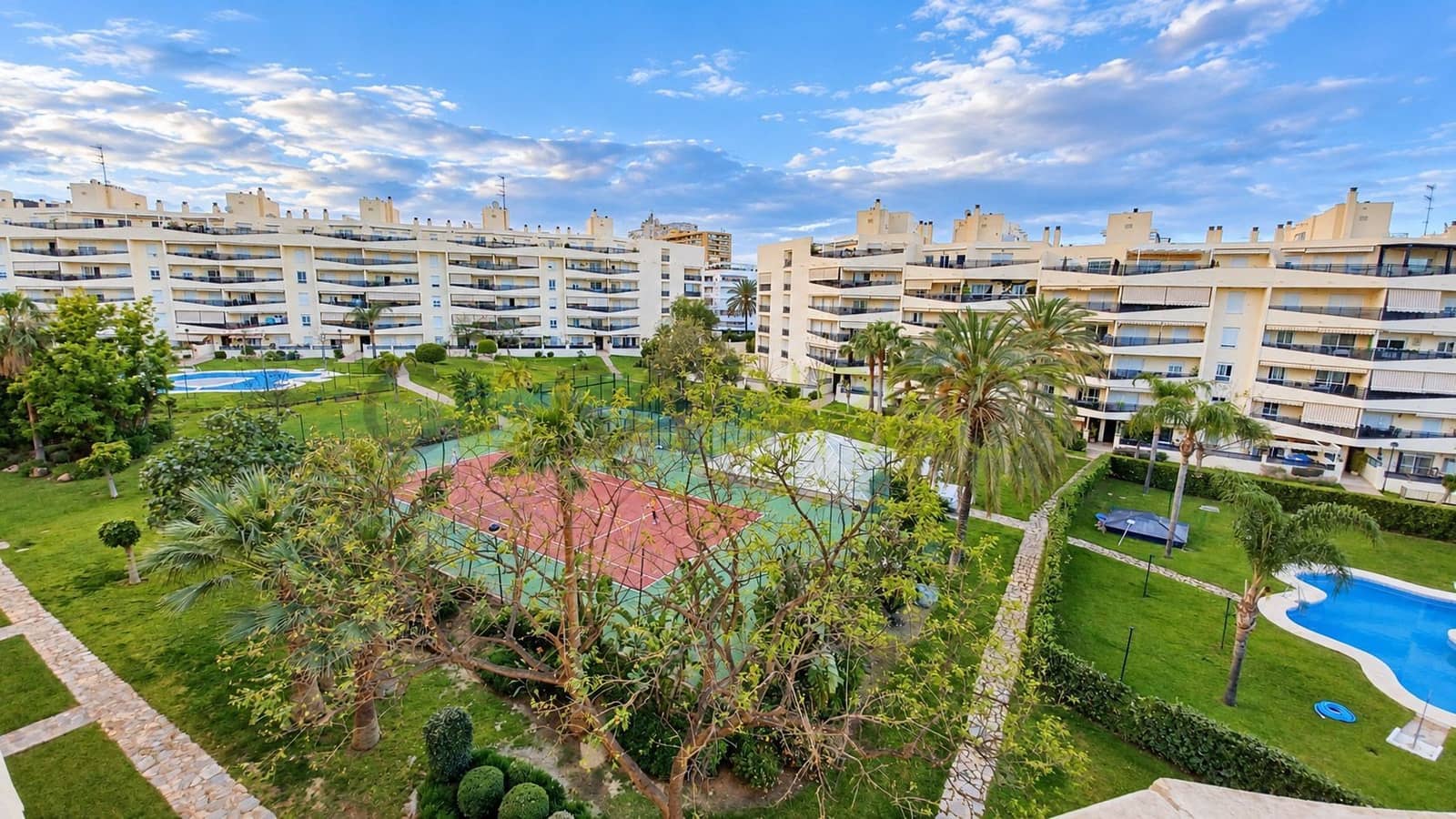 2 slaapkamer Flat te huur in Torremolinos met zwembad - € 1.465 (Ref: 10141665)