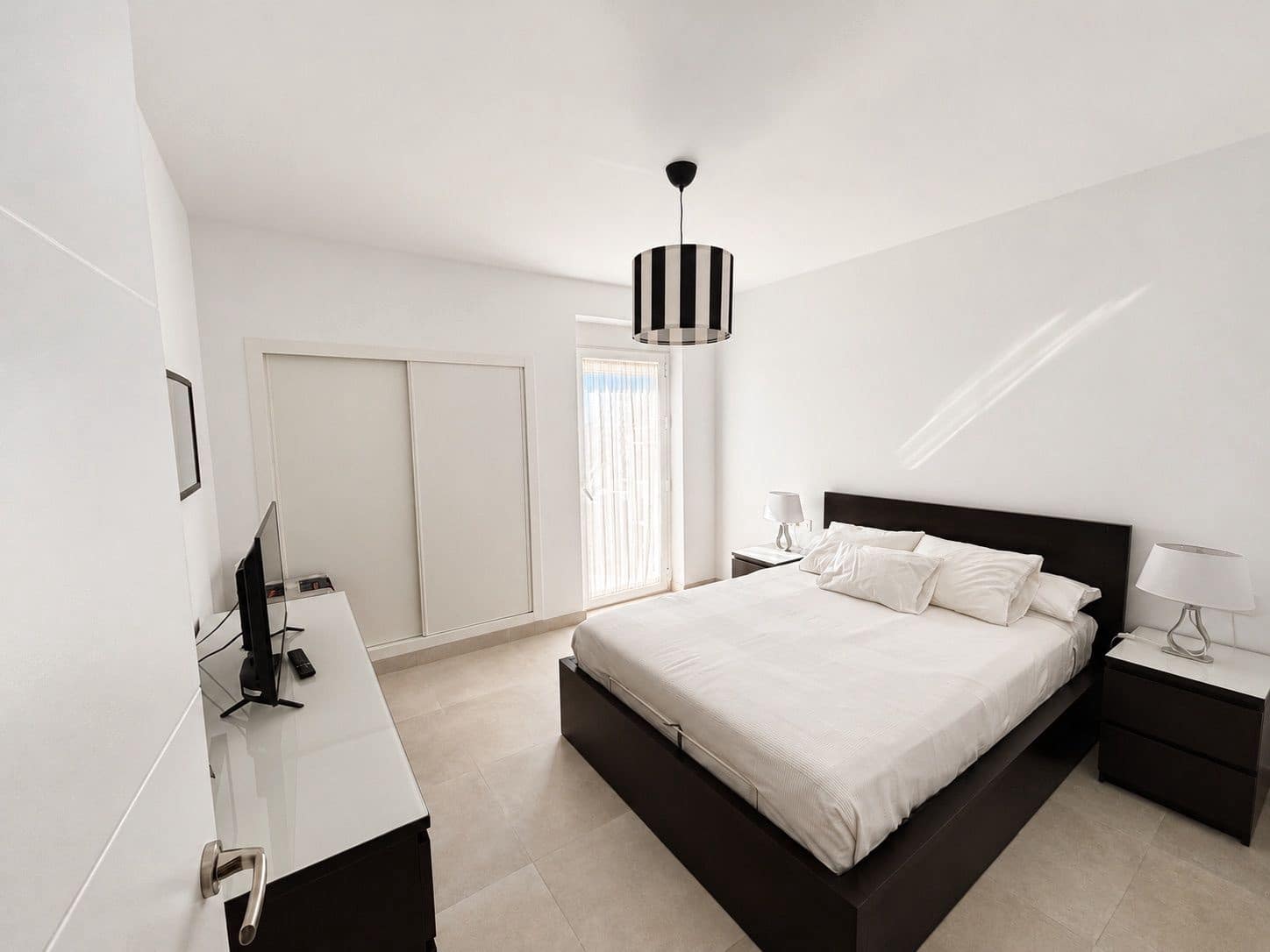 Apartamento de 2 habitaciones en La Cala de Mijas en alquiler con piscina garaje - 1.800 € (Ref: 10186421)