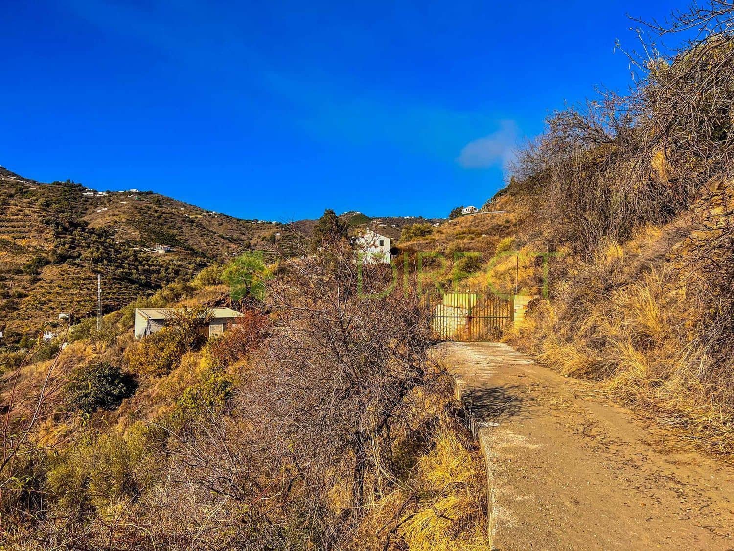 Grunde uden byggetilladelser til salg i Competa - € 165.000 (Ref: 7356992)