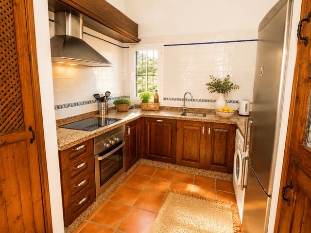 3 Zimmer Villa zu vermieten in Frigiliana mit Pool Garage - 1.200 € (Ref: 7472449)
