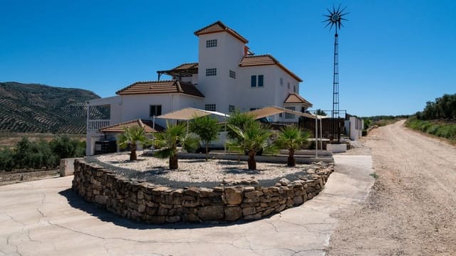 6 bedroom Villa for sale in Iznájar with pool garage - € 845,000 (Ref: 7479318)