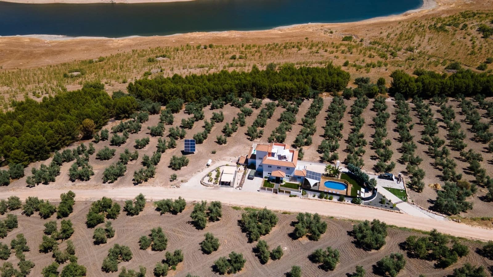 6 soveværelse Villa til salg i Iznajar med swimmingpool garage - € 845.000 (Ref: 7479318)