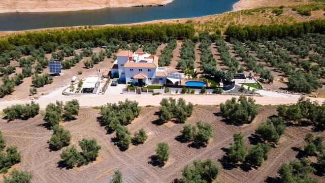 6 bedroom Villa for sale in Iznájar with pool garage - € 845,000 (Ref: 7479318)