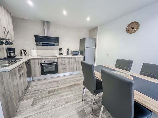 2 bedroom Apartment for rent in Frigiliana with pool garage - € 1,200 (Ref: 7588974)