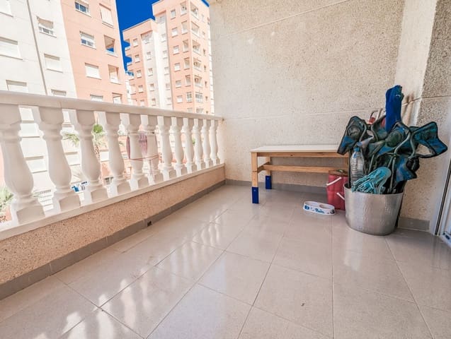 1 makuuhuone Huoneisto vuokrattavana paikassa La Manga del Mar Menor mukana uima-altaan - 650 € (Ref: 7642363)