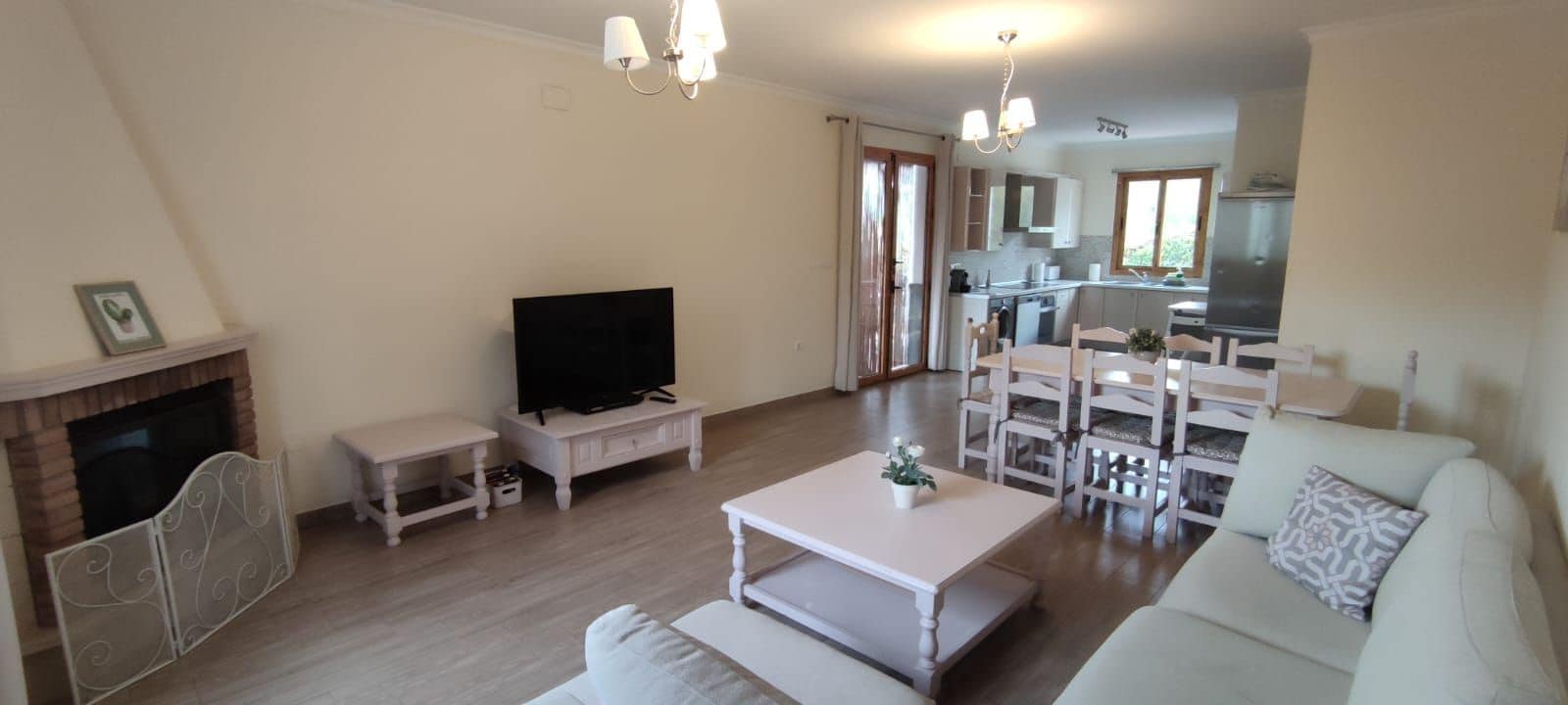 3 soveværelse Villa til leje i Competa med swimmingpool garage - € 1.320 (Ref: 7732272)