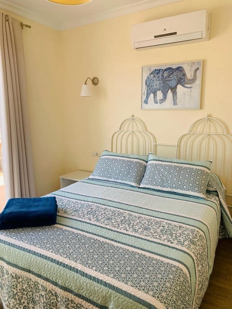 3 soveværelse Villa til leje i Competa med swimmingpool garage - € 1.320 (Ref: 7732272)