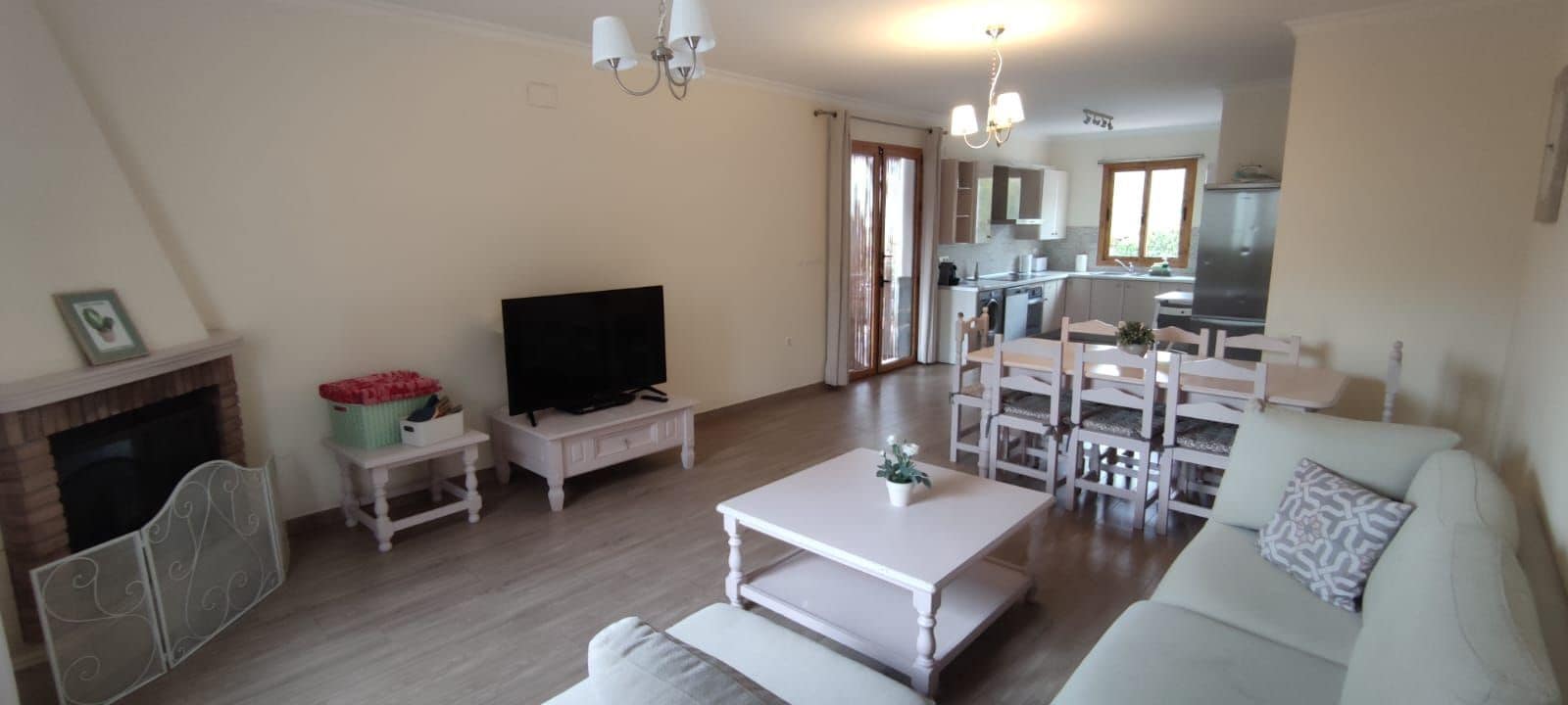 3 soveværelse Villa til leje i Competa med swimmingpool garage - € 1.320 (Ref: 7732272)