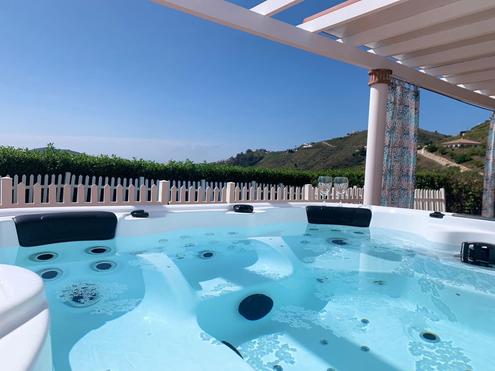 3 soveværelse Villa til leje i Competa med swimmingpool garage - € 1.320 (Ref: 7732272)