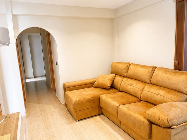 2 quarto Apartamento para arrendar em Torre del Mar, Vélez-Málaga com piscina garagem - 1 020 € (Ref: 7736731)