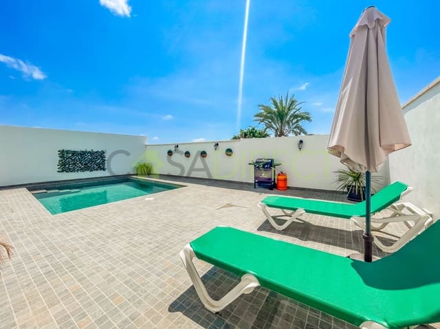 Villa/Maison de 2 chambres à louer à Nerja avec piscine garage - 1 440 € (Ref: 7780549)