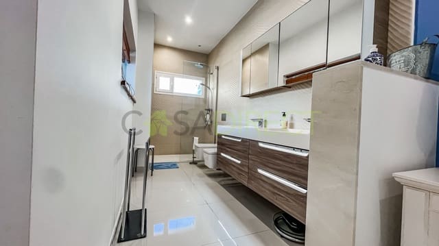 3 soverom Villa til leie i Marbella med garasje - € 16 250 (Ref: 7817924)