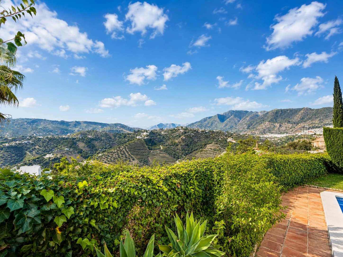 2 bedroom Villa for sale in Frigiliana with pool garage - € 472,500 (Ref: 7838106)