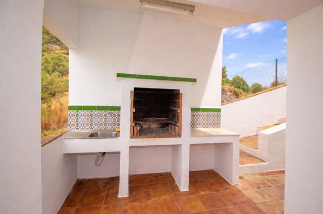 2 bedroom Villa for rent in Frigiliana with pool garage - € 1,800 (Ref: 7857216)